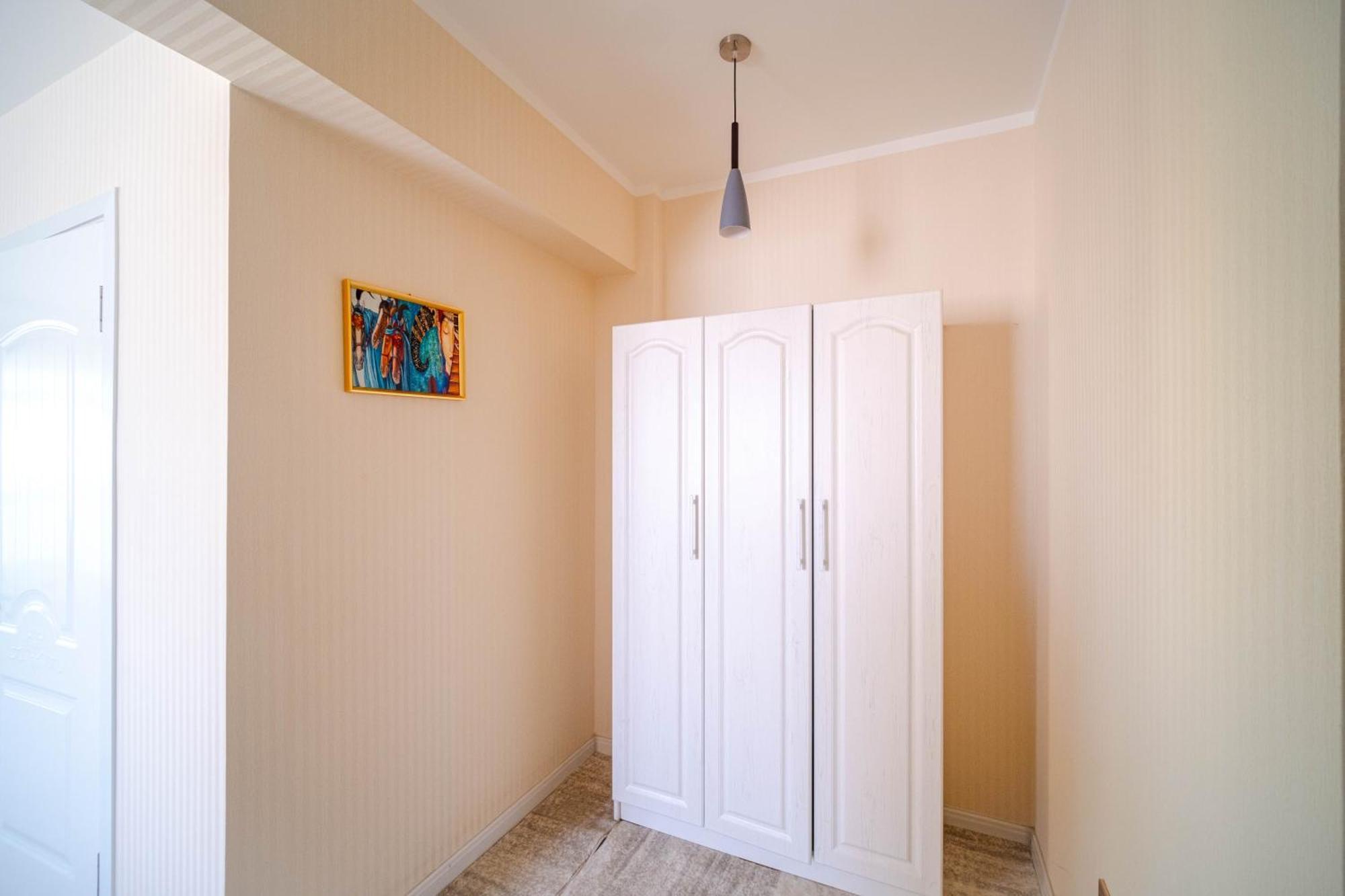 Eagle Town Serviced Apartment Улан-Батор Экстерьер фото
